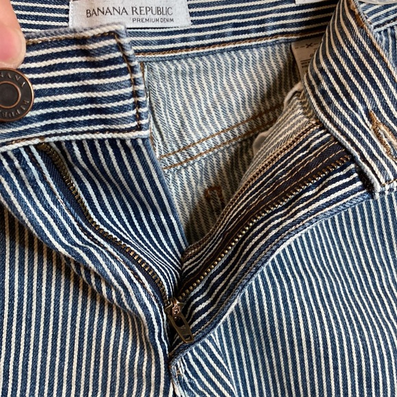 Banana Republic Denim White Stripe 27” Roll-Up Short (J1056) - Picture 7 of 14